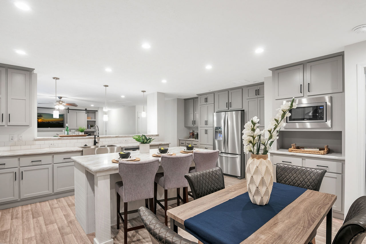 Paramount 3272H32186 Dining 1.jpg